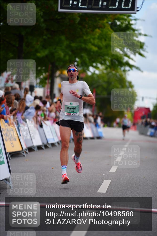 20.09.2026 - PSD Bank Halbmarathon LAZAROV Photography http://msf.ph/oto/10498560 20.09.2026 11:21:49 Ziel 1762, 2184, 4763 meine-sportfotos.de