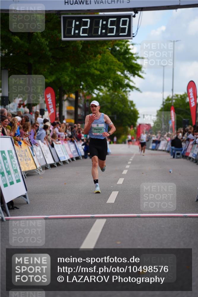 20.09.2026 - PSD Bank Halbmarathon LAZAROV Photography http://msf.ph/oto/10498576 20.09.2026 11:21:59 Ziel 1139 meine-sportfotos.de
