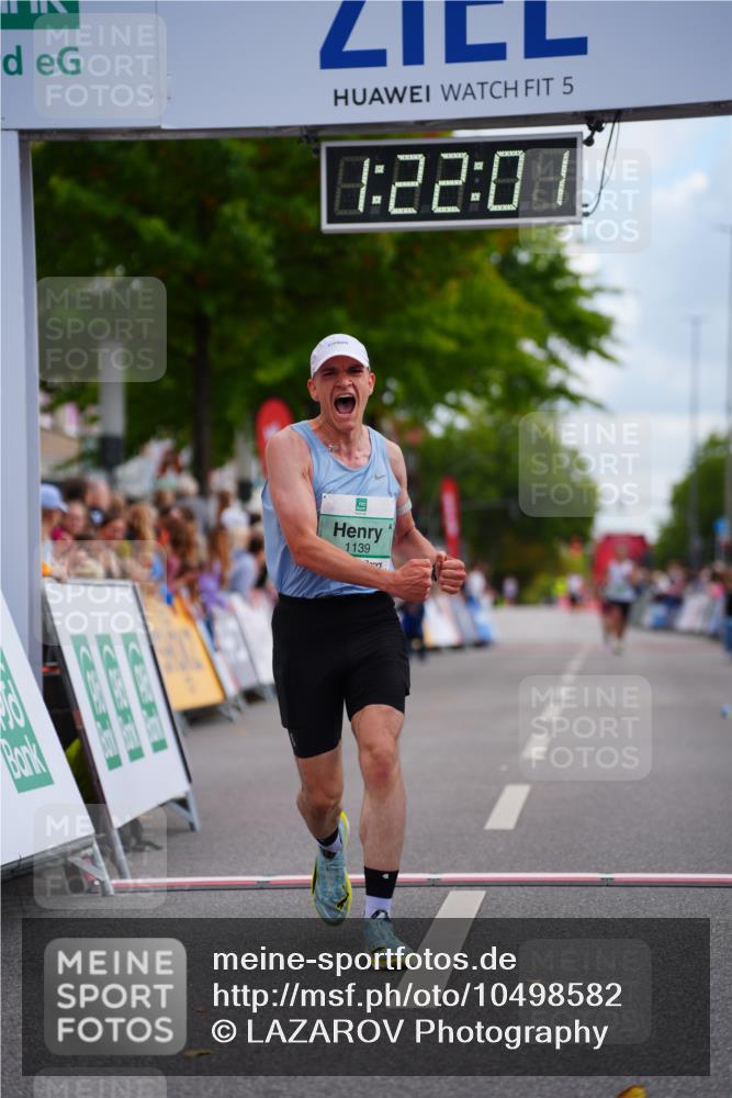 20.09.2026 - PSD Bank Halbmarathon LAZAROV Photography http://msf.ph/oto/10498582 20.09.2026 11:22:01 Ziel 1139 meine-sportfotos.de