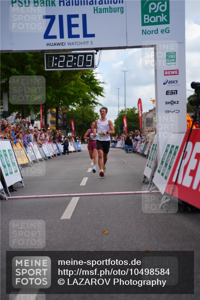 20.09.2026 - PSD Bank Halbmarathon LAZAROV Photography http://msf.ph/oto/10498584 20.09.2026 11:22:09 Ziel 1899, 3995 meine-sportfotos.de