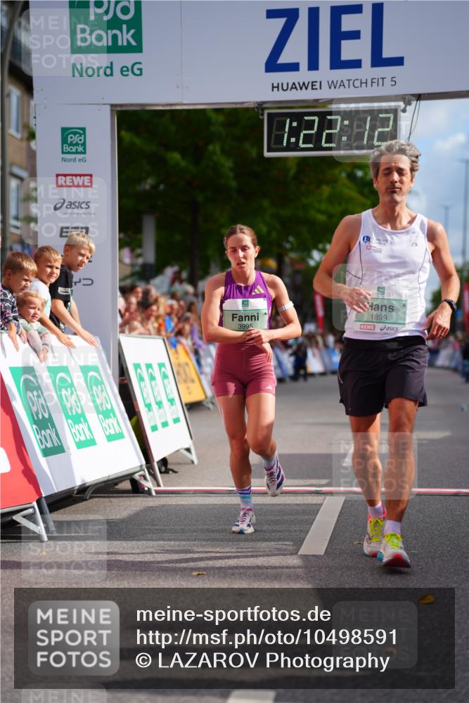 20.09.2026 - PSD Bank Halbmarathon LAZAROV Photography http://msf.ph/oto/10498591 20.09.2026 11:22:11 Ziel 1899, 3995 meine-sportfotos.de
