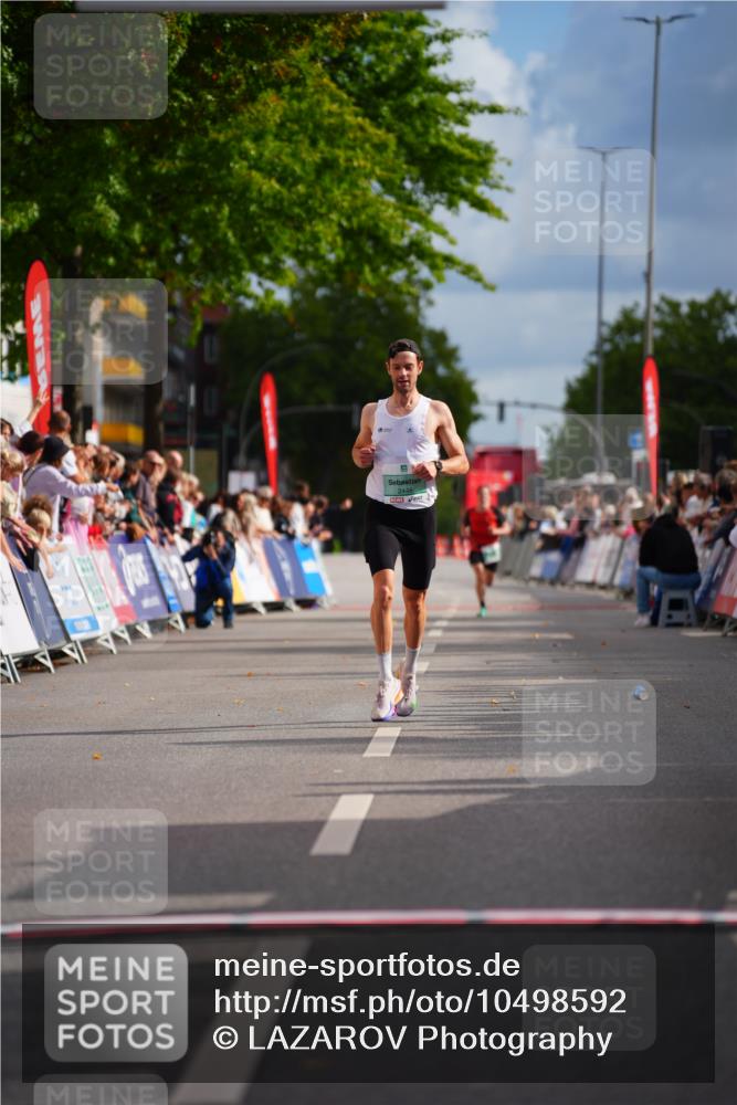 20.09.2026 - PSD Bank Halbmarathon LAZAROV Photography http://msf.ph/oto/10498592 20.09.2026 11:22:21 Ziel 2445 meine-sportfotos.de