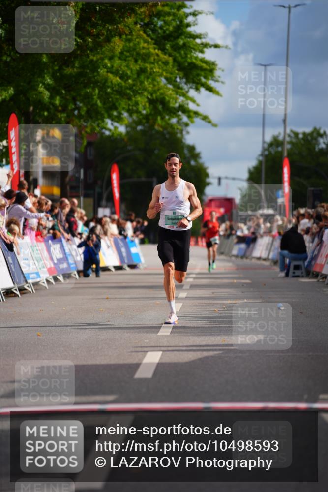 20.09.2026 - PSD Bank Halbmarathon LAZAROV Photography http://msf.ph/oto/10498593 20.09.2026 11:22:21 Ziel 2445 meine-sportfotos.de