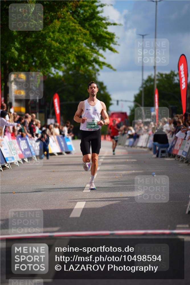 20.09.2026 - PSD Bank Halbmarathon LAZAROV Photography http://msf.ph/oto/10498594 20.09.2026 11:22:21 Ziel 2445 meine-sportfotos.de