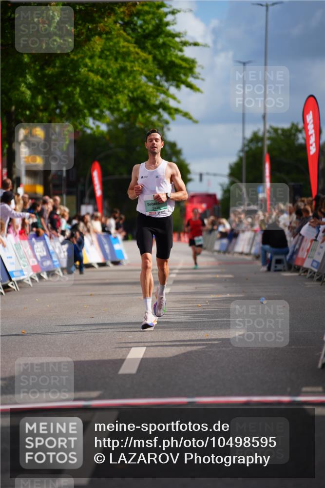 20.09.2026 - PSD Bank Halbmarathon LAZAROV Photography http://msf.ph/oto/10498595 20.09.2026 11:22:21 Ziel 2445 meine-sportfotos.de