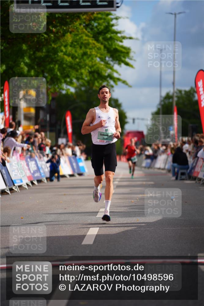 20.09.2026 - PSD Bank Halbmarathon LAZAROV Photography http://msf.ph/oto/10498596 20.09.2026 11:22:22 Ziel 2445 meine-sportfotos.de