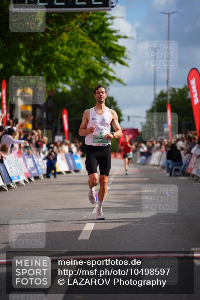20.09.2026 - PSD Bank Halbmarathon LAZAROV Photography http://msf.ph/oto/10498597 20.09.2026 11:22:22 Ziel 2445 meine-sportfotos.de