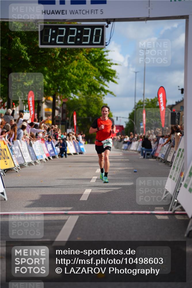 20.09.2026 - PSD Bank Halbmarathon LAZAROV Photography http://msf.ph/oto/10498603 20.09.2026 11:22:30 Ziel 2417, 2445 meine-sportfotos.de