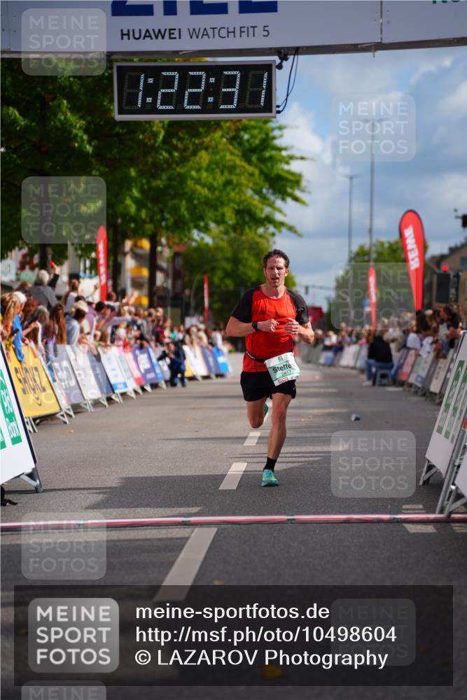 20.09.2026 - PSD Bank Halbmarathon LAZAROV Photography http://msf.ph/oto/10498604 20.09.2026 11:22:31 Ziel 2417, 2445 meine-sportfotos.de