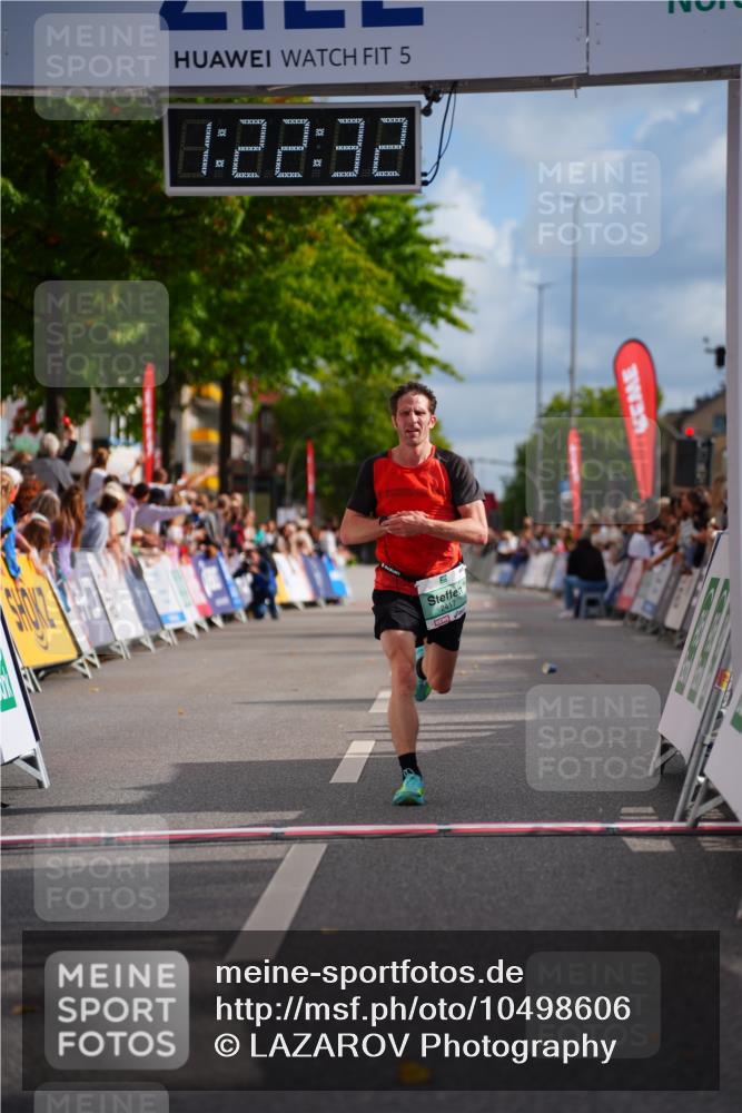 20.09.2026 - PSD Bank Halbmarathon LAZAROV Photography http://msf.ph/oto/10498606 20.09.2026 11:22:31 Ziel 2417, 2445 meine-sportfotos.de