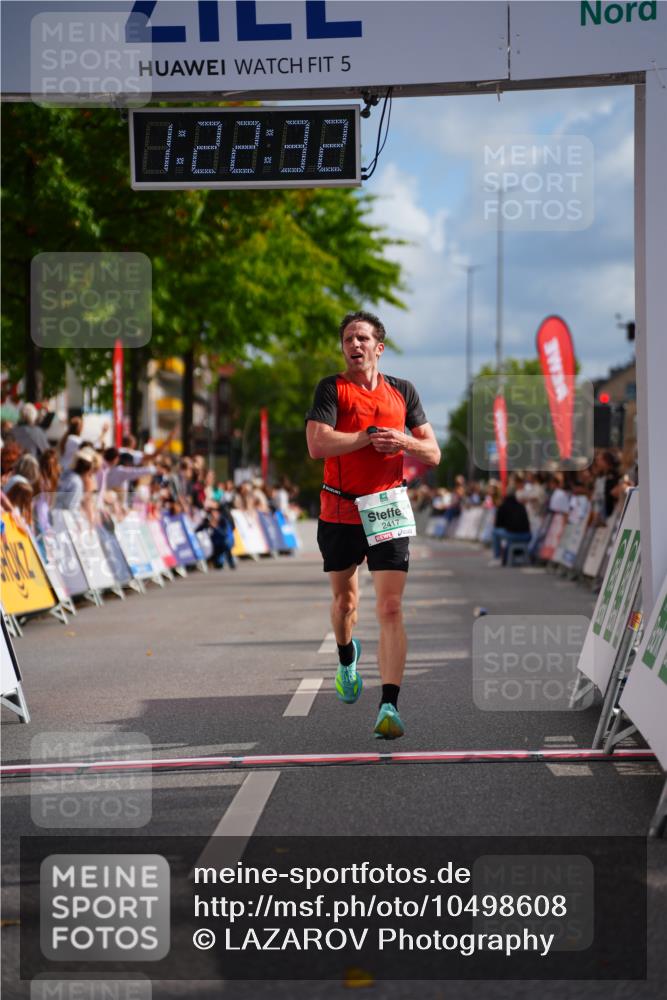 20.09.2026 - PSD Bank Halbmarathon LAZAROV Photography http://msf.ph/oto/10498608 20.09.2026 11:22:32 Ziel 2417, 2445 meine-sportfotos.de