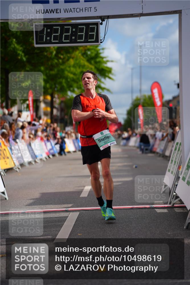 20.09.2026 - PSD Bank Halbmarathon LAZAROV Photography http://msf.ph/oto/10498619 20.09.2026 11:22:32 Ziel 2417, 2445 meine-sportfotos.de