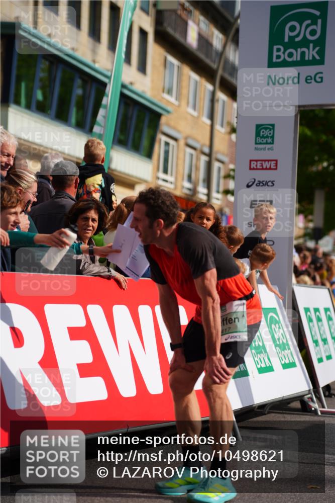 20.09.2026 - PSD Bank Halbmarathon LAZAROV Photography http://msf.ph/oto/10498621 20.09.2026 11:22:35 Ziel 2417 meine-sportfotos.de