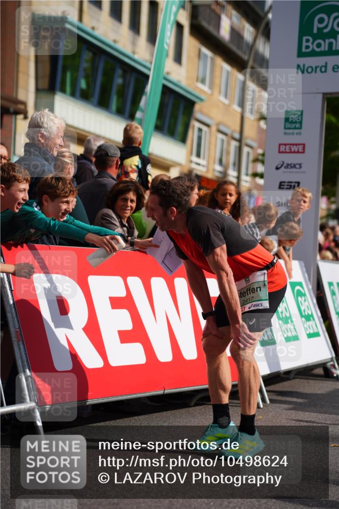 20.09.2026 - PSD Bank Halbmarathon LAZAROV Photography http://msf.ph/oto/10498624 20.09.2026 11:22:36 Ziel 2417 meine-sportfotos.de