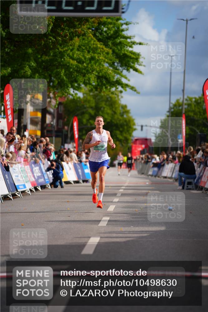 20.09.2026 - PSD Bank Halbmarathon LAZAROV Photography http://msf.ph/oto/10498630 20.09.2026 11:22:38 Ziel 2417 meine-sportfotos.de