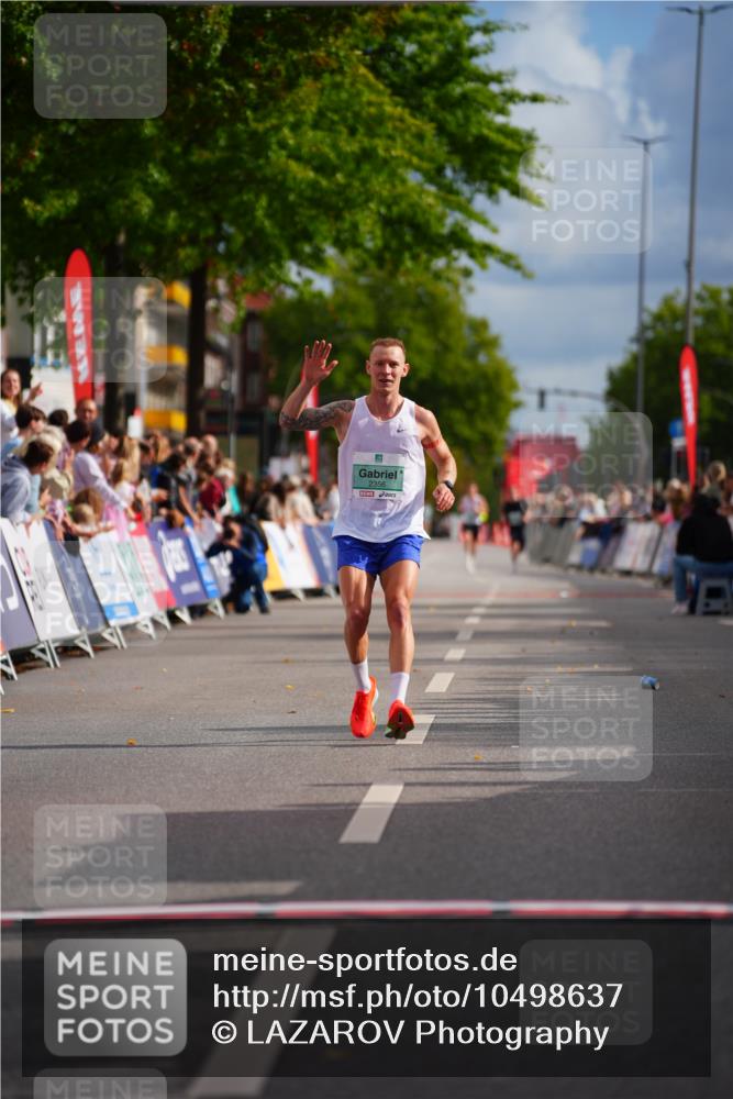 20.09.2026 - PSD Bank Halbmarathon LAZAROV Photography http://msf.ph/oto/10498637 20.09.2026 11:22:39 Ziel 2417 meine-sportfotos.de