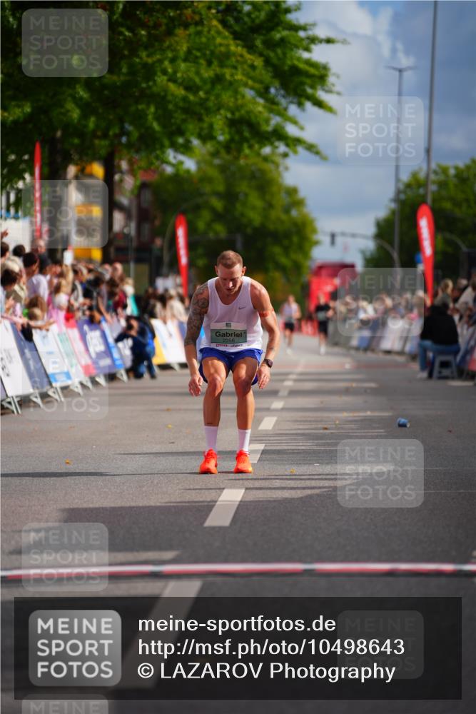 20.09.2026 - PSD Bank Halbmarathon LAZAROV Photography http://msf.ph/oto/10498643 20.09.2026 11:22:40 Ziel 2417 meine-sportfotos.de