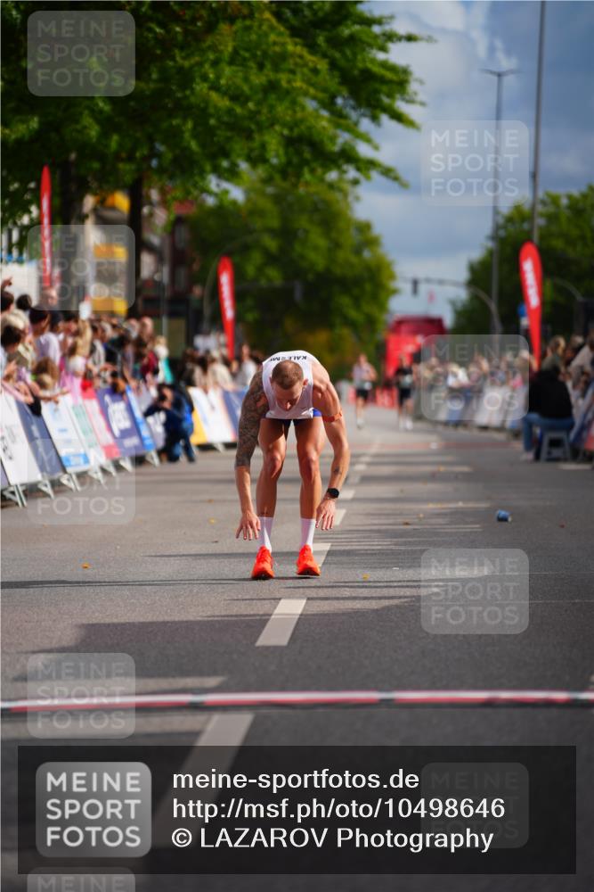 20.09.2026 - PSD Bank Halbmarathon LAZAROV Photography http://msf.ph/oto/10498646 20.09.2026 11:22:40 Ziel 2417 meine-sportfotos.de