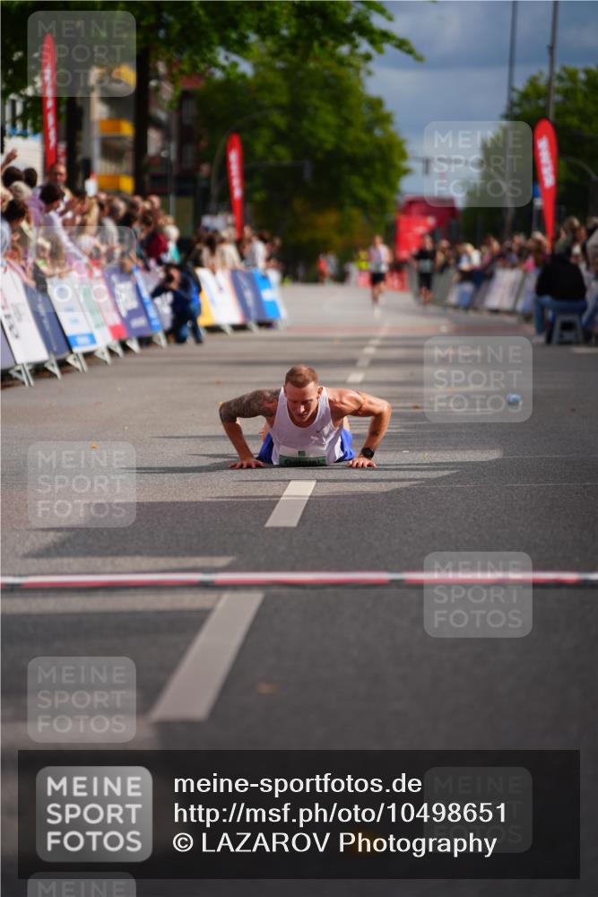 20.09.2026 - PSD Bank Halbmarathon LAZAROV Photography http://msf.ph/oto/10498651 20.09.2026 11:22:41 Ziel 2356 meine-sportfotos.de