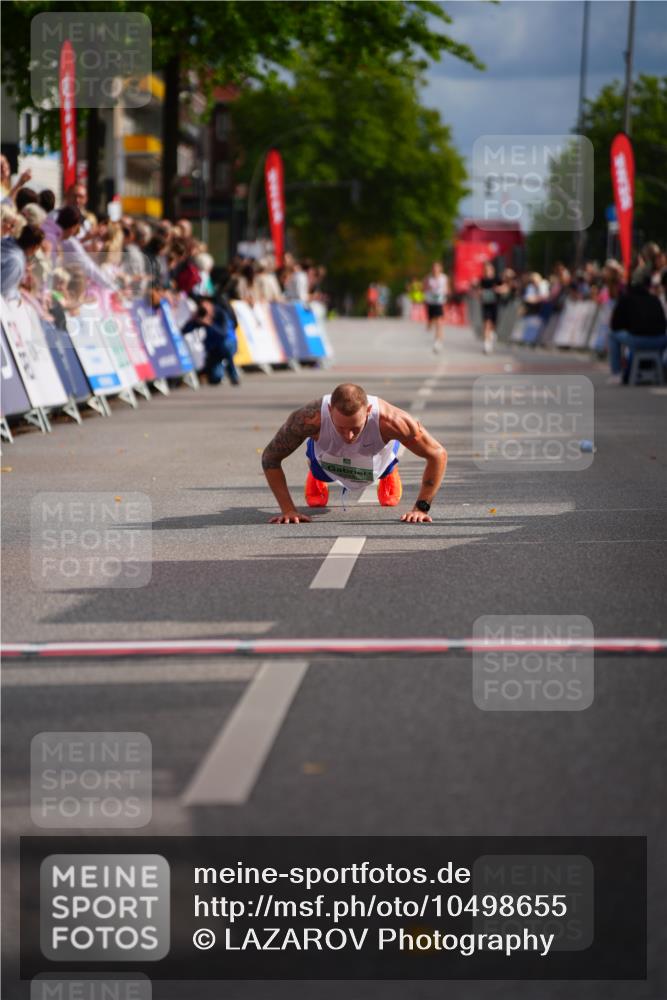 20.09.2026 - PSD Bank Halbmarathon LAZAROV Photography http://msf.ph/oto/10498655 20.09.2026 11:22:41 Ziel 2356 meine-sportfotos.de
