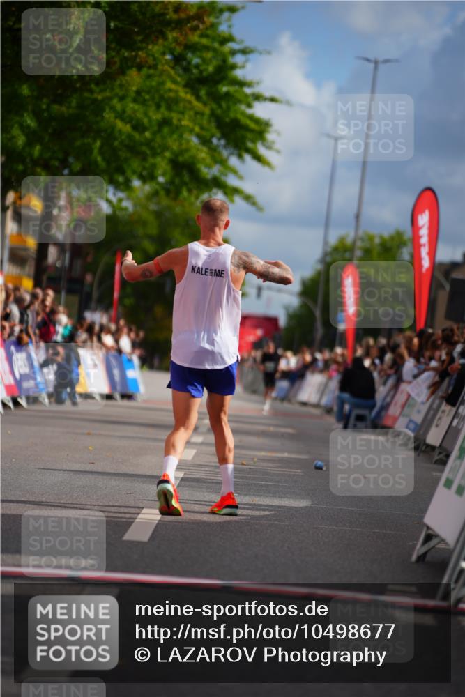 20.09.2026 - PSD Bank Halbmarathon LAZAROV Photography http://msf.ph/oto/10498677 20.09.2026 11:22:43 Ziel 2356 meine-sportfotos.de