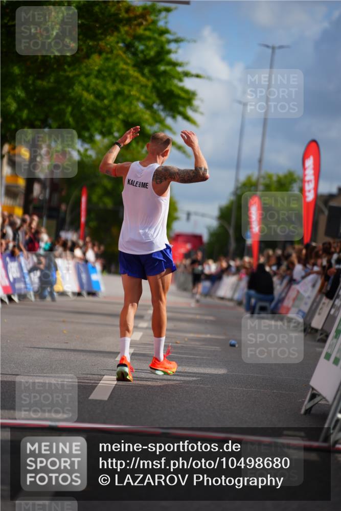 20.09.2026 - PSD Bank Halbmarathon LAZAROV Photography http://msf.ph/oto/10498680 20.09.2026 11:22:43 Ziel 2356 meine-sportfotos.de