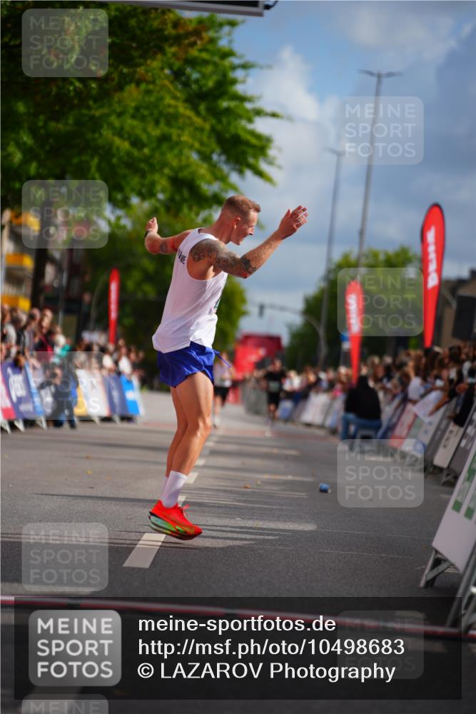 20.09.2026 - PSD Bank Halbmarathon LAZAROV Photography http://msf.ph/oto/10498683 20.09.2026 11:22:44 Ziel 2356 meine-sportfotos.de