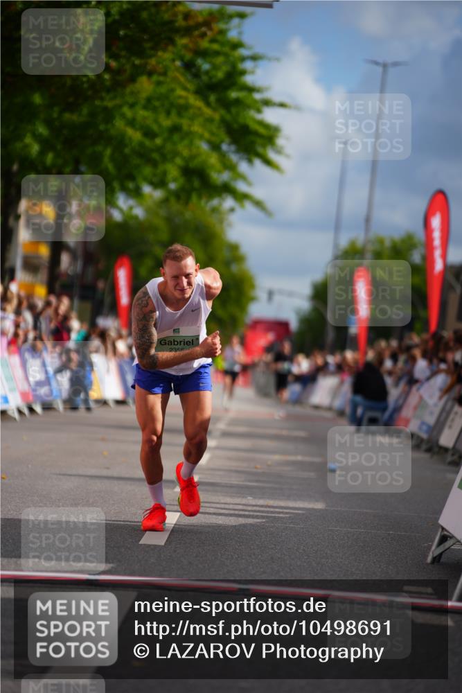 20.09.2026 - PSD Bank Halbmarathon LAZAROV Photography http://msf.ph/oto/10498691 20.09.2026 11:22:44 Ziel 2356 meine-sportfotos.de