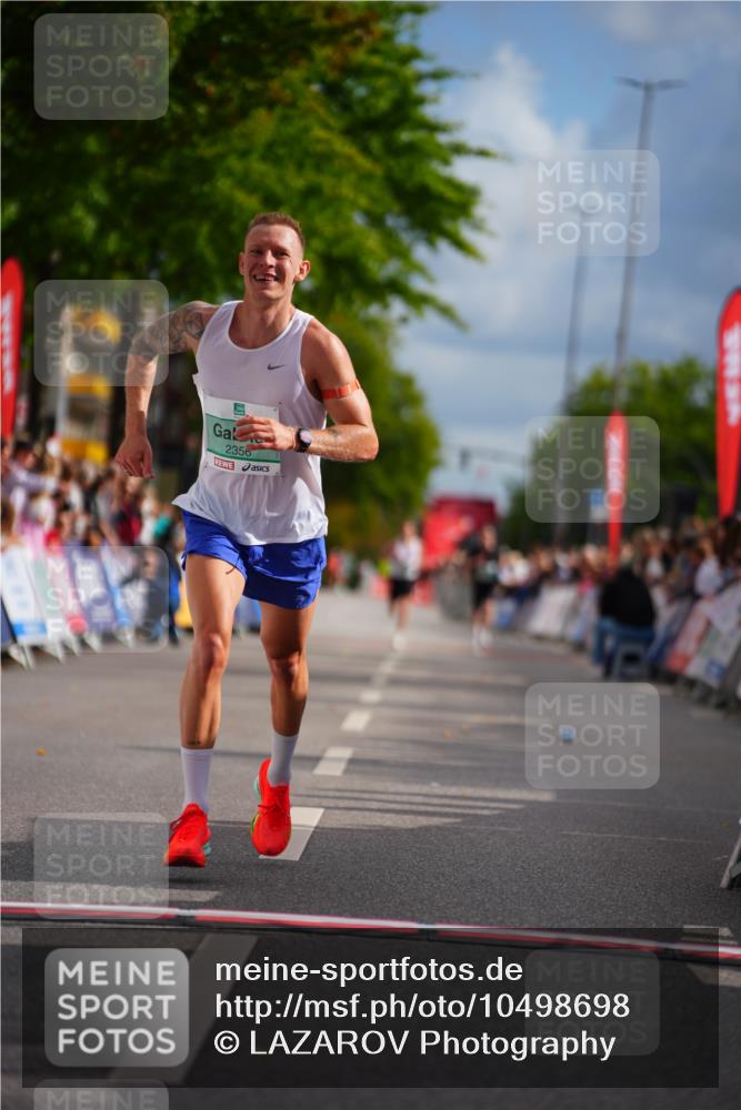 20.09.2026 - PSD Bank Halbmarathon LAZAROV Photography http://msf.ph/oto/10498698 20.09.2026 11:22:45 Ziel 2356 meine-sportfotos.de