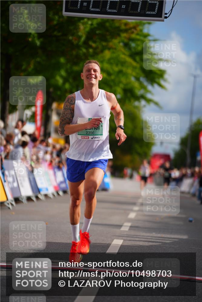 20.09.2026 - PSD Bank Halbmarathon LAZAROV Photography http://msf.ph/oto/10498703 20.09.2026 11:22:45 Ziel 2356 meine-sportfotos.de