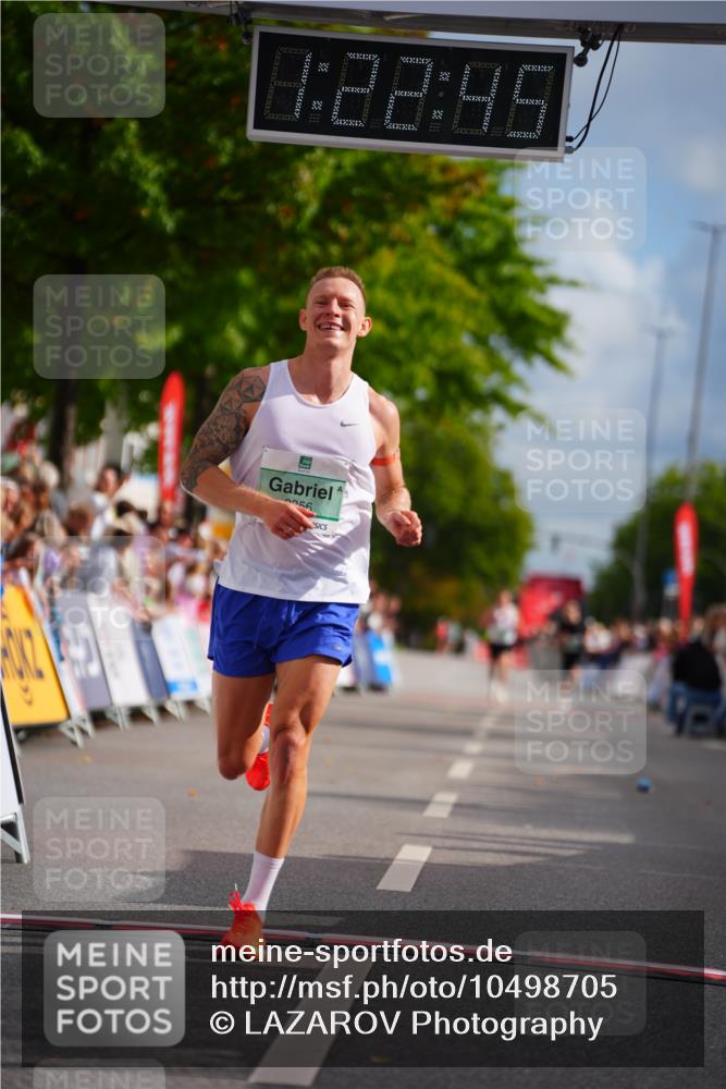 20.09.2026 - PSD Bank Halbmarathon LAZAROV Photography http://msf.ph/oto/10498705 20.09.2026 11:22:45 Ziel 2356 meine-sportfotos.de