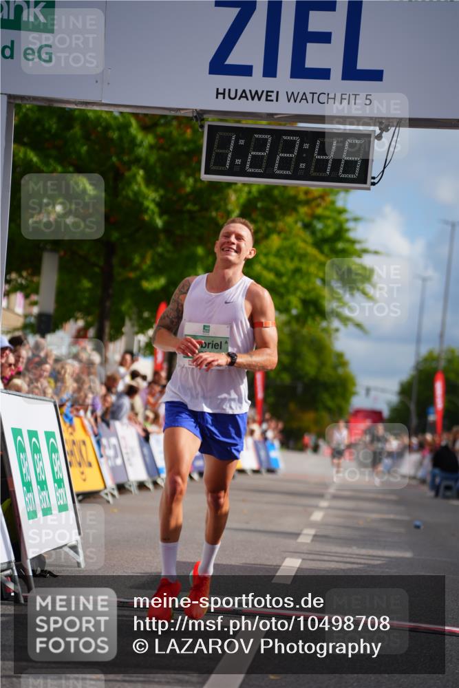 20.09.2026 - PSD Bank Halbmarathon LAZAROV Photography http://msf.ph/oto/10498708 20.09.2026 11:22:45 Ziel 2356 meine-sportfotos.de