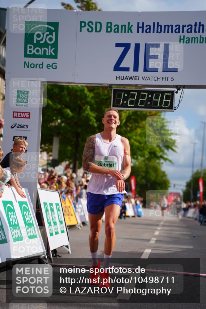 20.09.2026 - PSD Bank Halbmarathon LAZAROV Photography http://msf.ph/oto/10498711 20.09.2026 11:22:46 Ziel 2356 meine-sportfotos.de