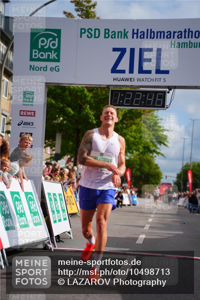 20.09.2026 - PSD Bank Halbmarathon LAZAROV Photography http://msf.ph/oto/10498713 20.09.2026 11:22:46 Ziel 2356 meine-sportfotos.de