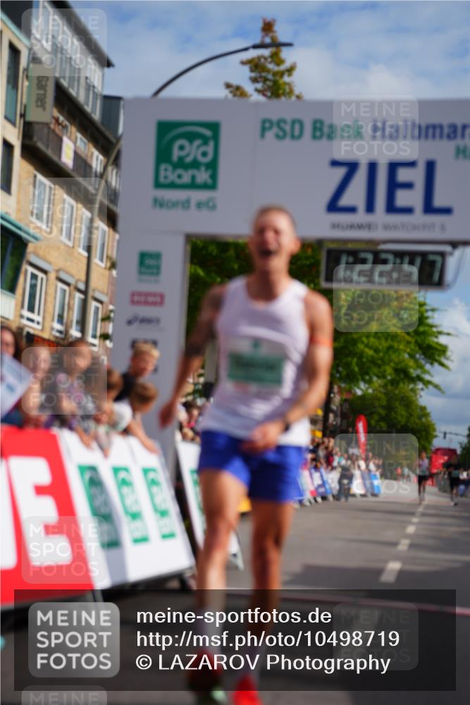 20.09.2026 - PSD Bank Halbmarathon LAZAROV Photography http://msf.ph/oto/10498719 20.09.2026 11:22:46 Ziel 2356 meine-sportfotos.de
