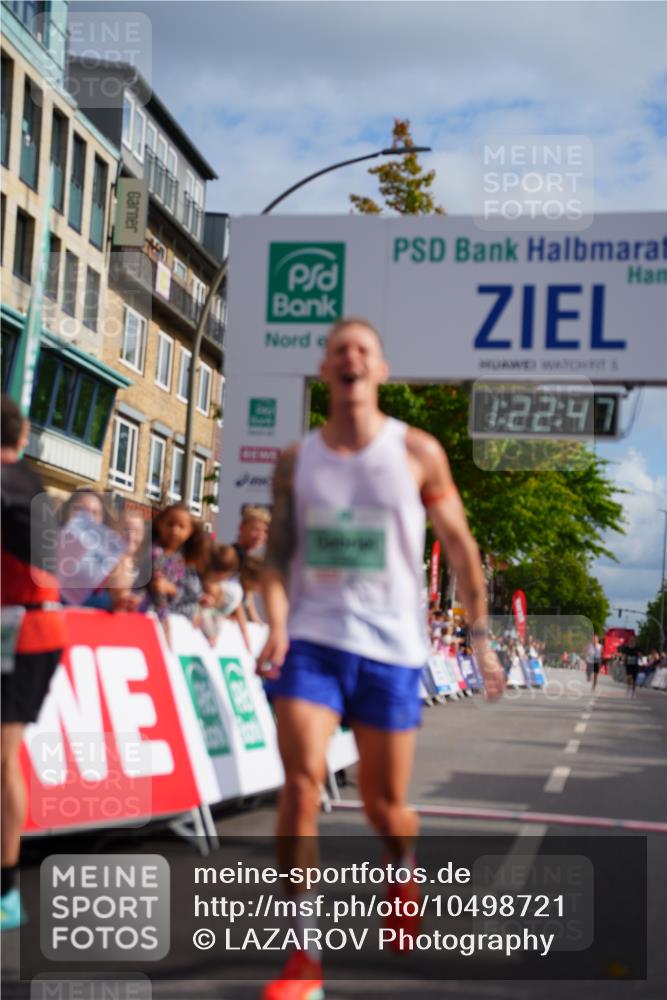 20.09.2026 - PSD Bank Halbmarathon LAZAROV Photography http://msf.ph/oto/10498721 20.09.2026 11:22:46 Ziel 2356 meine-sportfotos.de