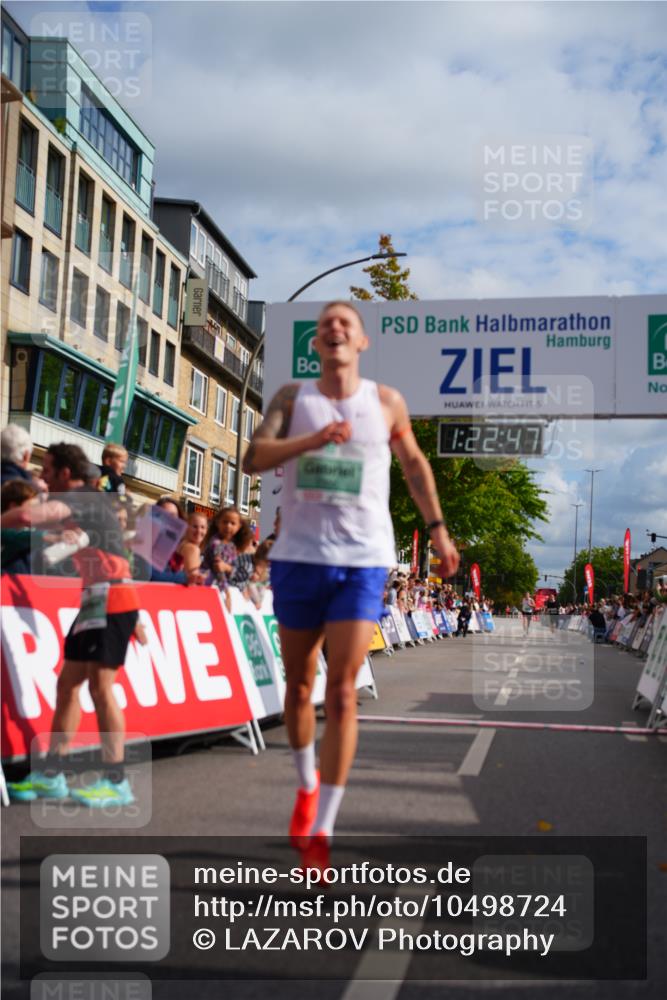 20.09.2026 - PSD Bank Halbmarathon LAZAROV Photography http://msf.ph/oto/10498724 20.09.2026 11:22:47 Ziel 2356 meine-sportfotos.de