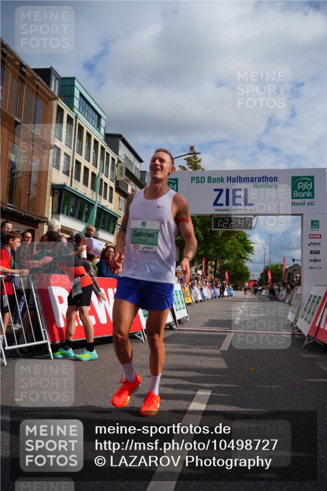 20.09.2026 - PSD Bank Halbmarathon LAZAROV Photography http://msf.ph/oto/10498727 20.09.2026 11:22:47 Ziel 2356 meine-sportfotos.de