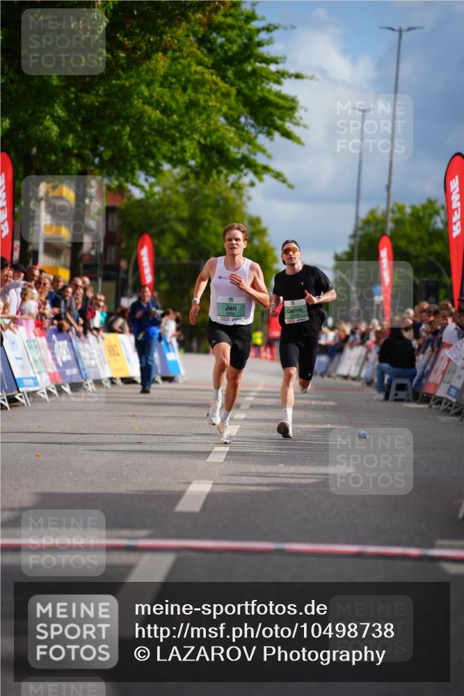 20.09.2026 - PSD Bank Halbmarathon LAZAROV Photography http://msf.ph/oto/10498738 20.09.2026 11:22:51 Ziel 2356, 3169, 3992 meine-sportfotos.de