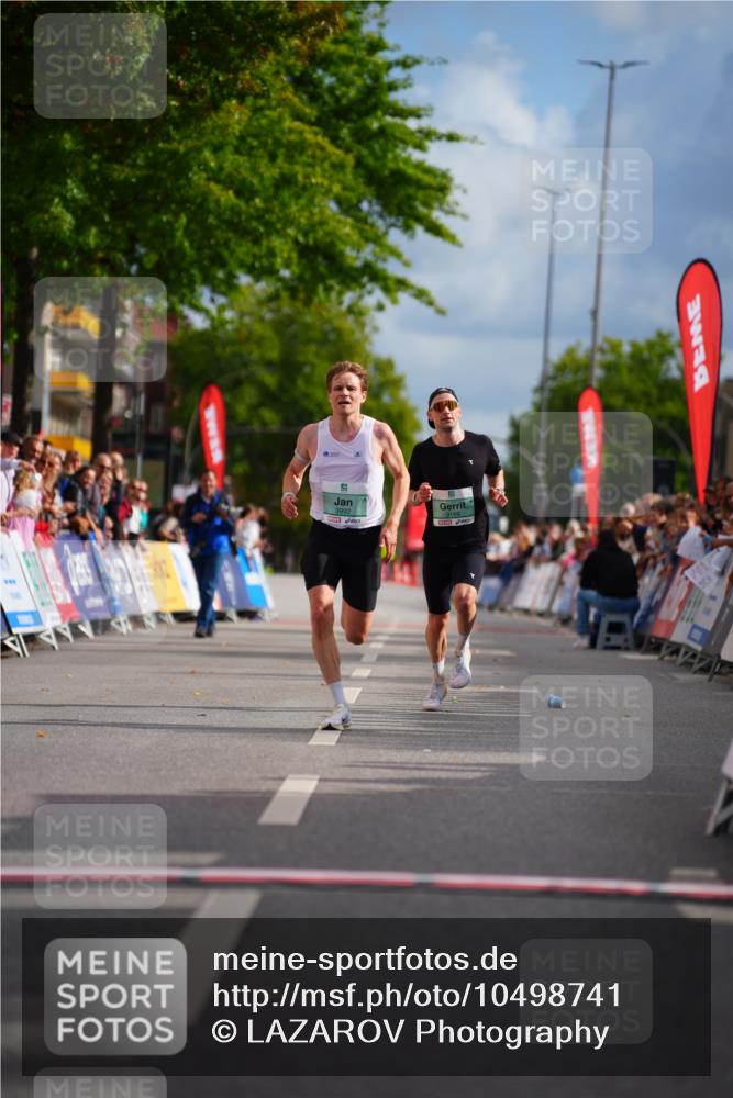 20.09.2026 - PSD Bank Halbmarathon LAZAROV Photography http://msf.ph/oto/10498741 20.09.2026 11:22:51 Ziel 2356, 3169, 3992 meine-sportfotos.de