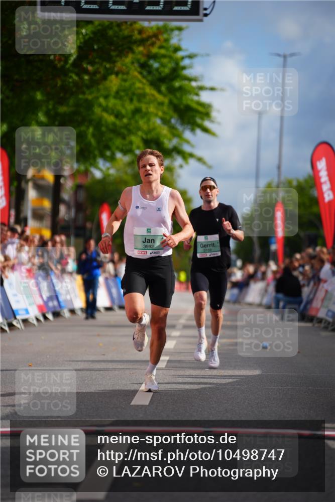 20.09.2026 - PSD Bank Halbmarathon LAZAROV Photography http://msf.ph/oto/10498747 20.09.2026 11:22:52 Ziel 2356, 3169, 3992 meine-sportfotos.de