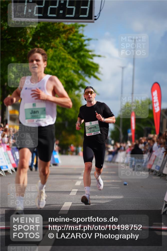 20.09.2026 - PSD Bank Halbmarathon LAZAROV Photography http://msf.ph/oto/10498752 20.09.2026 11:22:53 Ziel 2356, 3169, 3992 meine-sportfotos.de