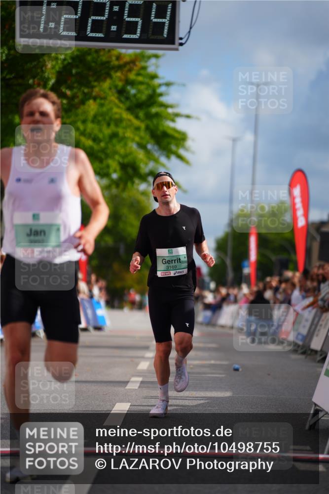 20.09.2026 - PSD Bank Halbmarathon LAZAROV Photography http://msf.ph/oto/10498755 20.09.2026 11:22:53 Ziel 2356, 3169, 3992 meine-sportfotos.de