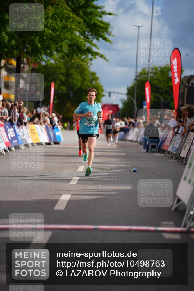 20.09.2026 - PSD Bank Halbmarathon LAZAROV Photography http://msf.ph/oto/10498763 20.09.2026 11:23:18 Ziel 3406 meine-sportfotos.de