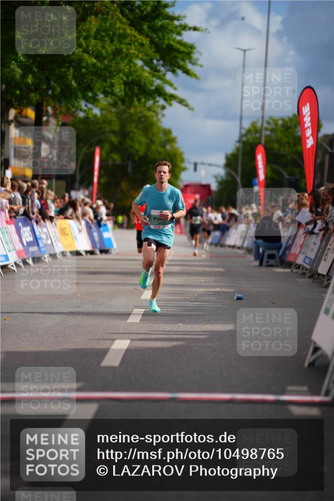 20.09.2026 - PSD Bank Halbmarathon LAZAROV Photography http://msf.ph/oto/10498765 20.09.2026 11:23:18 Ziel 3406 meine-sportfotos.de