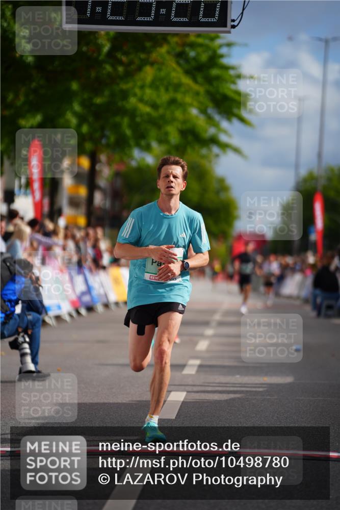 20.09.2026 - PSD Bank Halbmarathon LAZAROV Photography http://msf.ph/oto/10498780 20.09.2026 11:23:20 Ziel 1985, 3406 meine-sportfotos.de