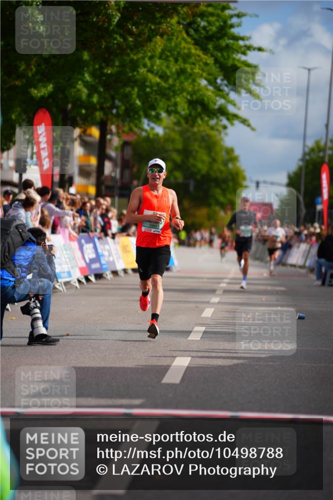 20.09.2026 - PSD Bank Halbmarathon LAZAROV Photography http://msf.ph/oto/10498788 20.09.2026 11:23:22 Ziel 1985, 3104, 3406 meine-sportfotos.de