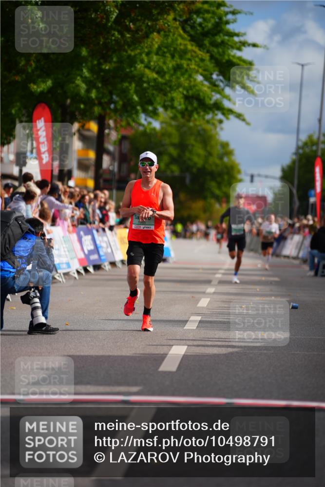 20.09.2026 - PSD Bank Halbmarathon LAZAROV Photography http://msf.ph/oto/10498791 20.09.2026 11:23:22 Ziel 1985, 3104, 3406 meine-sportfotos.de
