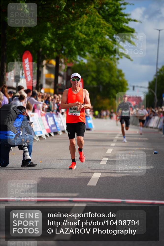 20.09.2026 - PSD Bank Halbmarathon LAZAROV Photography http://msf.ph/oto/10498794 20.09.2026 11:23:22 Ziel 1985, 3104, 3406 meine-sportfotos.de