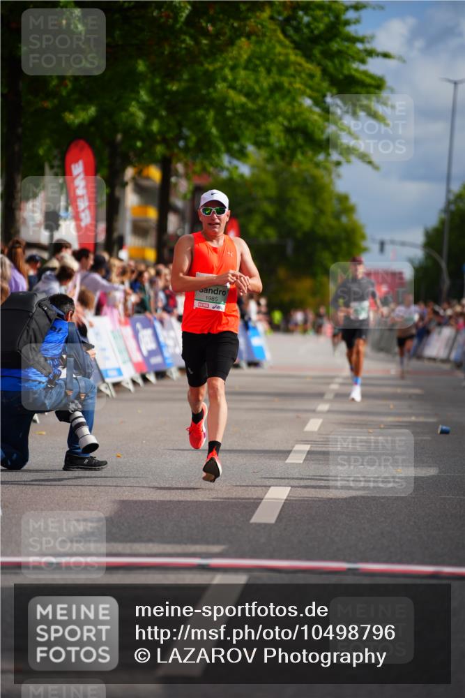 20.09.2026 - PSD Bank Halbmarathon LAZAROV Photography http://msf.ph/oto/10498796 20.09.2026 11:23:22 Ziel 1985, 3104, 3406 meine-sportfotos.de